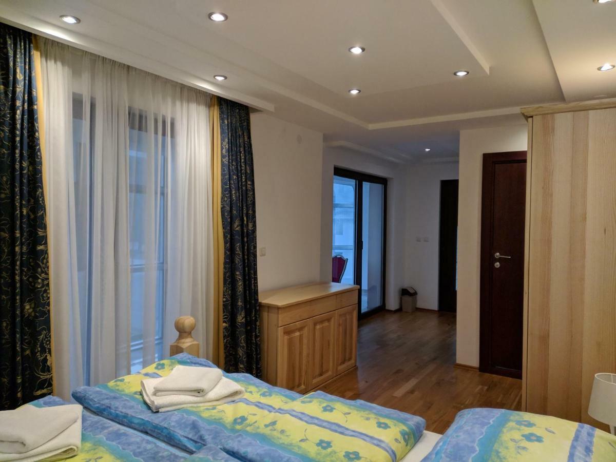 Apartments & Restaurant Abas Plav Exterior foto